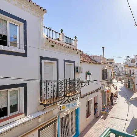B Y G Nerja