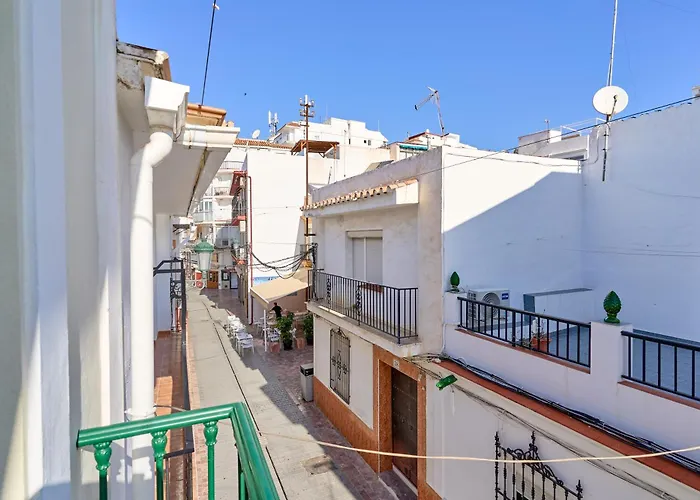 B Y G * Nerja